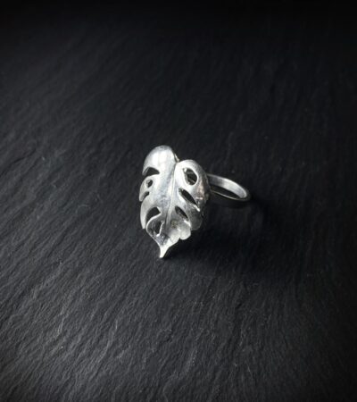 Anillo Monstera ajustable